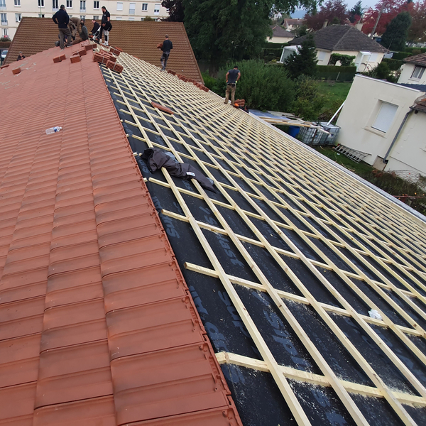 Photo de couverture de BOGEY RENOVATION : couvreur - réparation toiture - Nettoyage toiture - Travaux de peinture